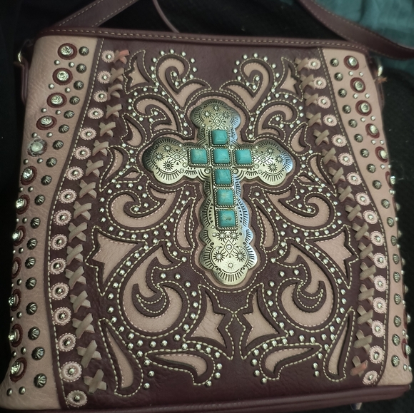 Montana West - Picture 4 of 5